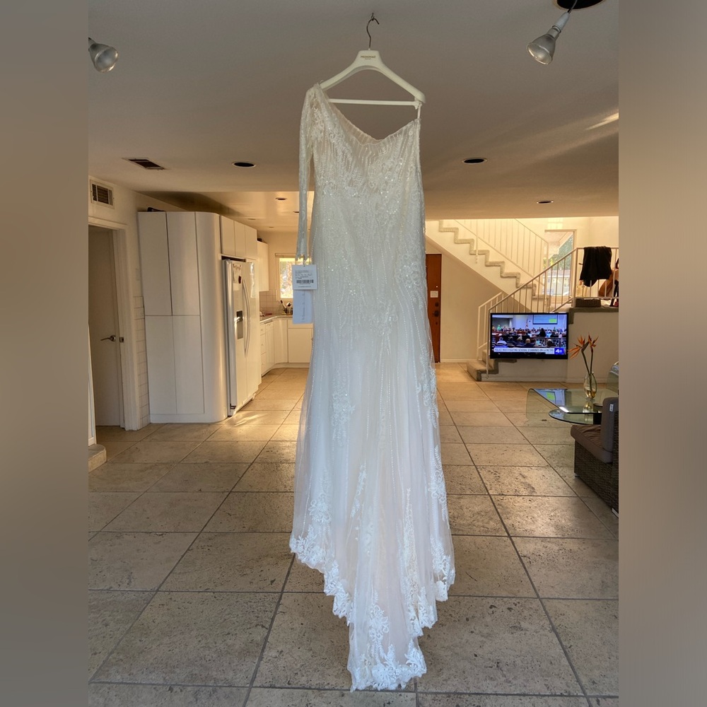Pronovias Titan Wedding Dress (size: 18, new with tags, never worn) - Picture 5 of 8